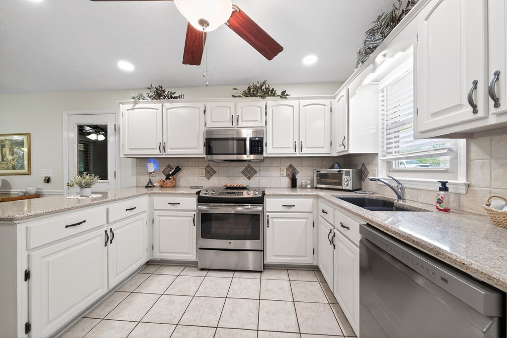 6648 Springlake Drive Columbus, GA 31909 - Photo 11 of 36