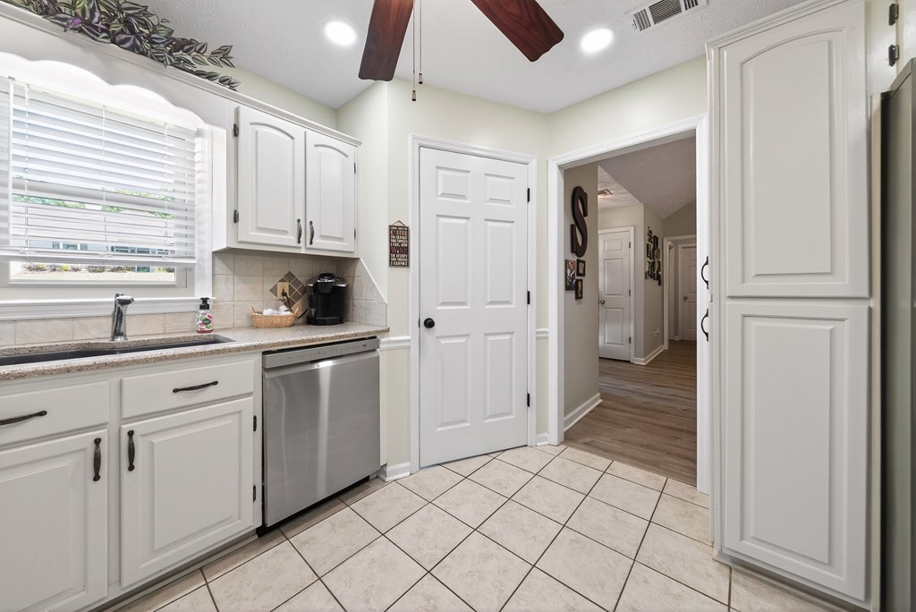 6648 Springlake Drive Columbus, GA 31909 - Photo 13 of 36