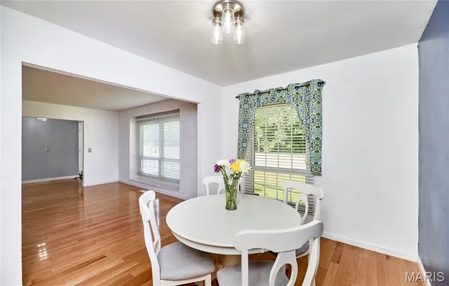 $334,500 | 1211 Big Bend Road, Ballwin, MO 63021