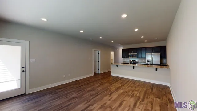 $2,154 | 17172 Oak Lawn Boulevard, Prairieville, LA 70769