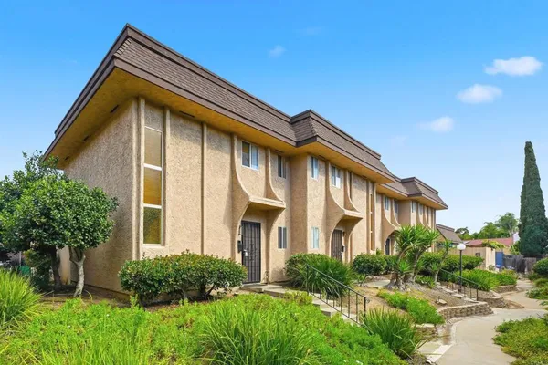 $439,000 | 2121 East Grand Avenue, Unit S71, Escondido, CA 92027
