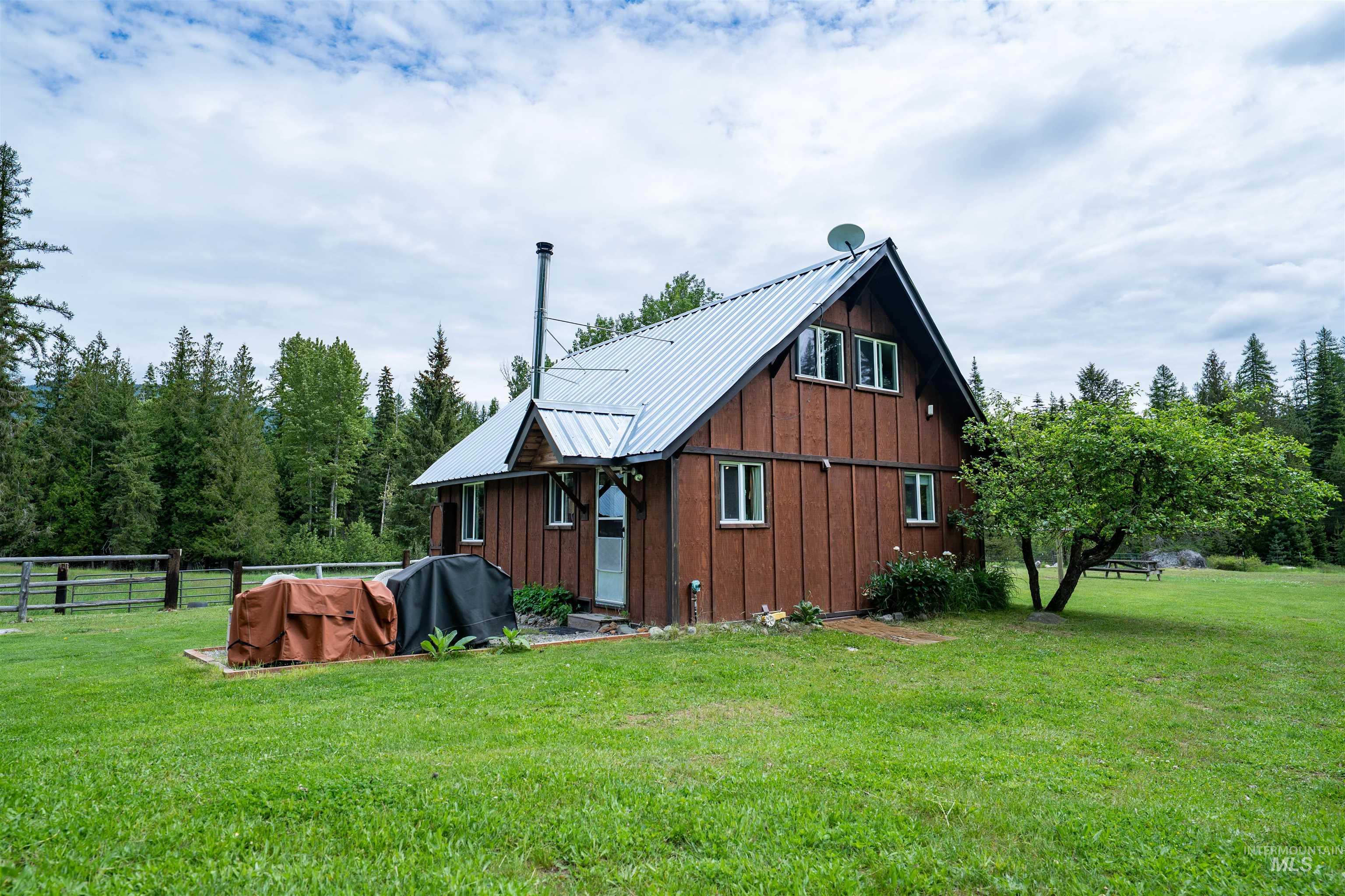 5692 Meadow Creek Road Bonners Ferry, ID 83805 - Photo 9 of 50