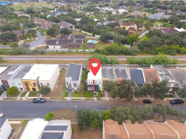 $2,000 | 6732 North 4th Street, McAllen, TX 78504