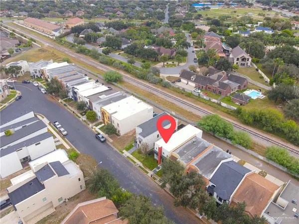 $2,000 | 6732 North 4th Street, McAllen, TX 78504