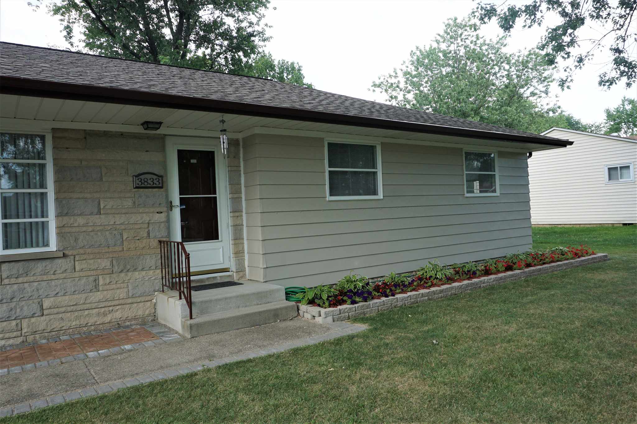 3833 Plymouth Road Fort Wayne, IN 46815 - Photo 3 of 23 Gallery Image 3