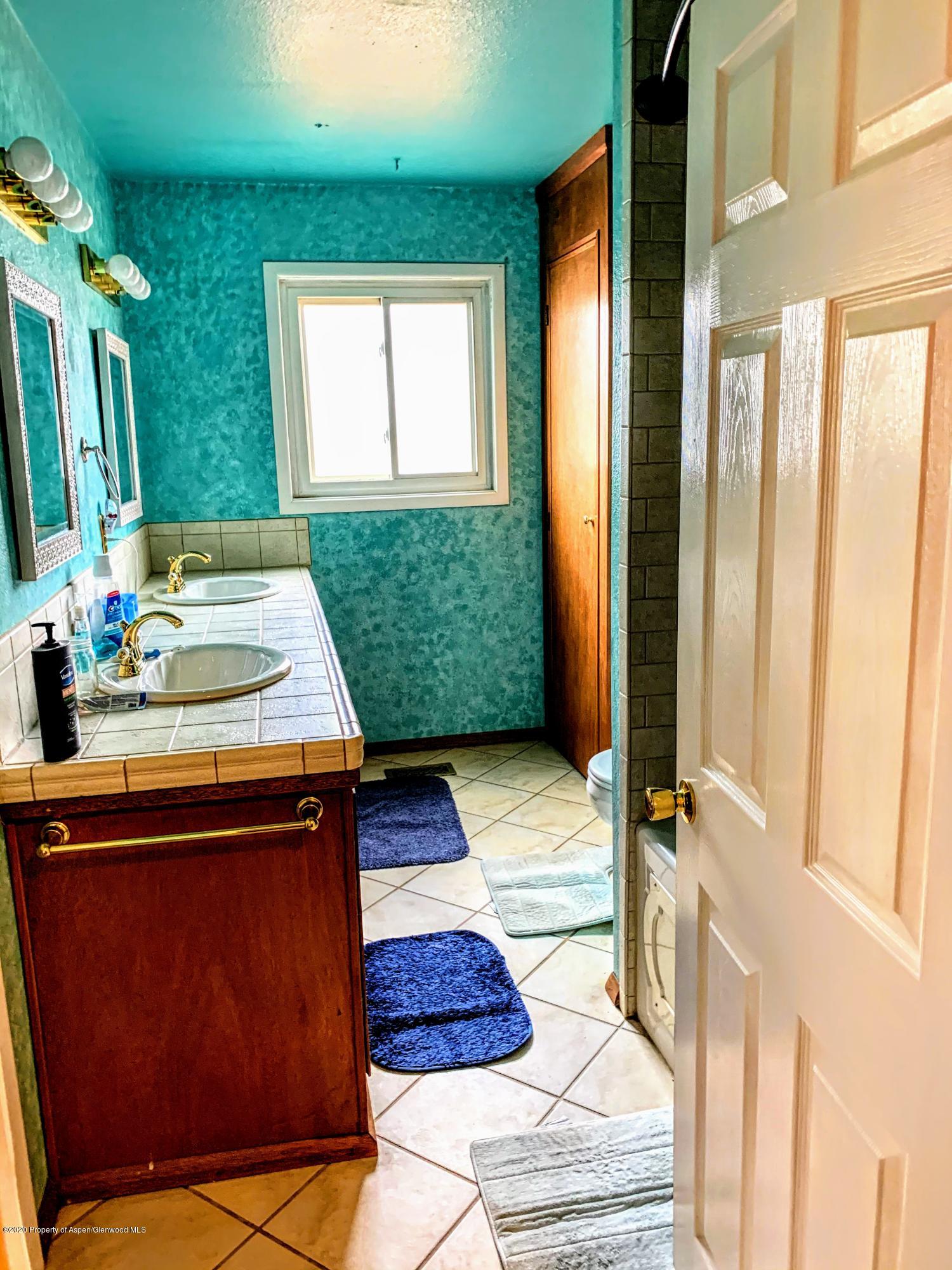 301 West 25th Street Rifle, CO 81650 - Photo 21 of 34 Bathroom