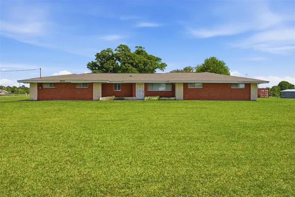 $165,000 | 5095 Carlyss Drive, Sulphur, LA 70665