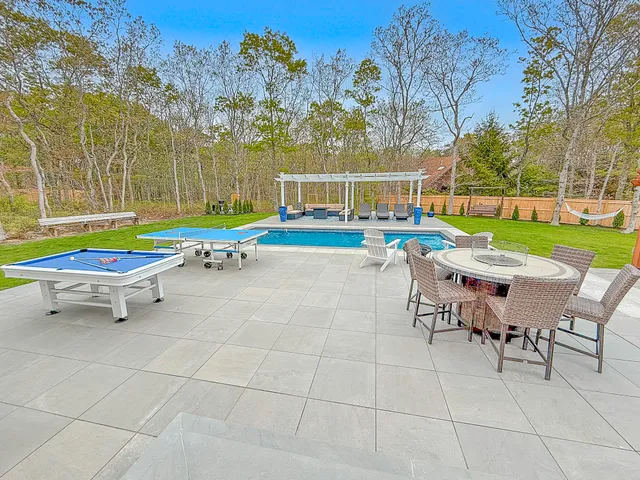 $2,495,000 | 105 Whalers Walk, Edgartown, MA 02539