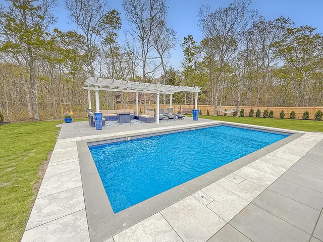 $2,495,000 | 105 Whalers Walk, Edgartown, MA 02539