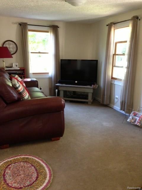 7218 Wiggins Road Howell, MI 48855 - Photo 9 of 25 Family room