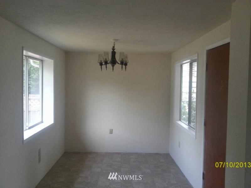 3312 Northeast 7th Place Renton, WA 98056 - Photo 3 of 7
