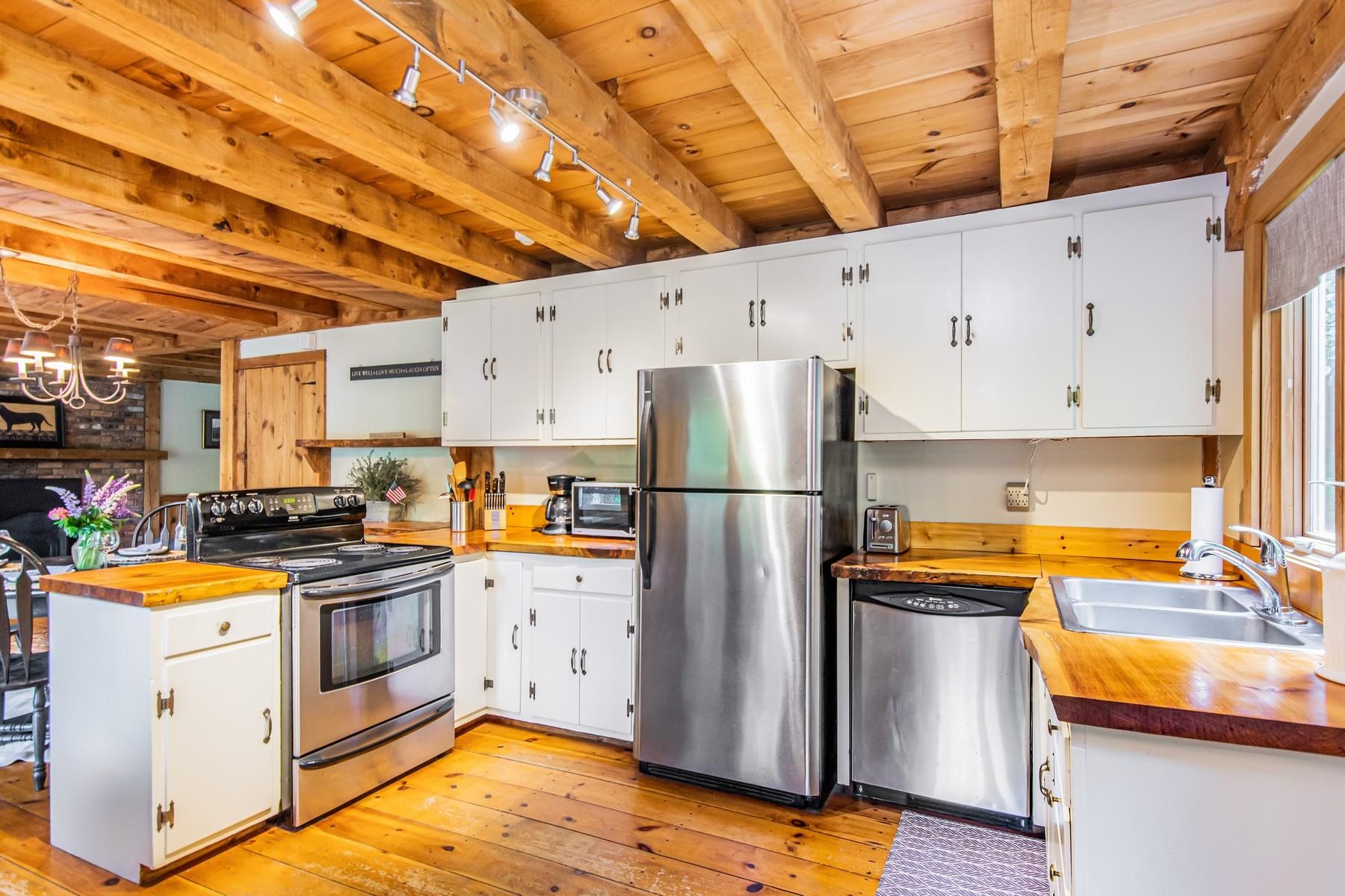 255 North Hill Road Stowe, VT 05672 - Photo 7 of 39
