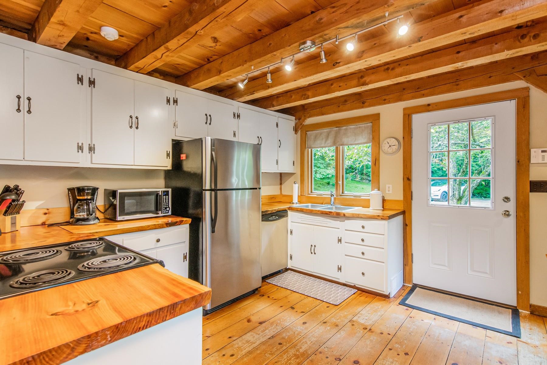 255 North Hill Road Stowe, VT 05672 - Photo 8 of 39
