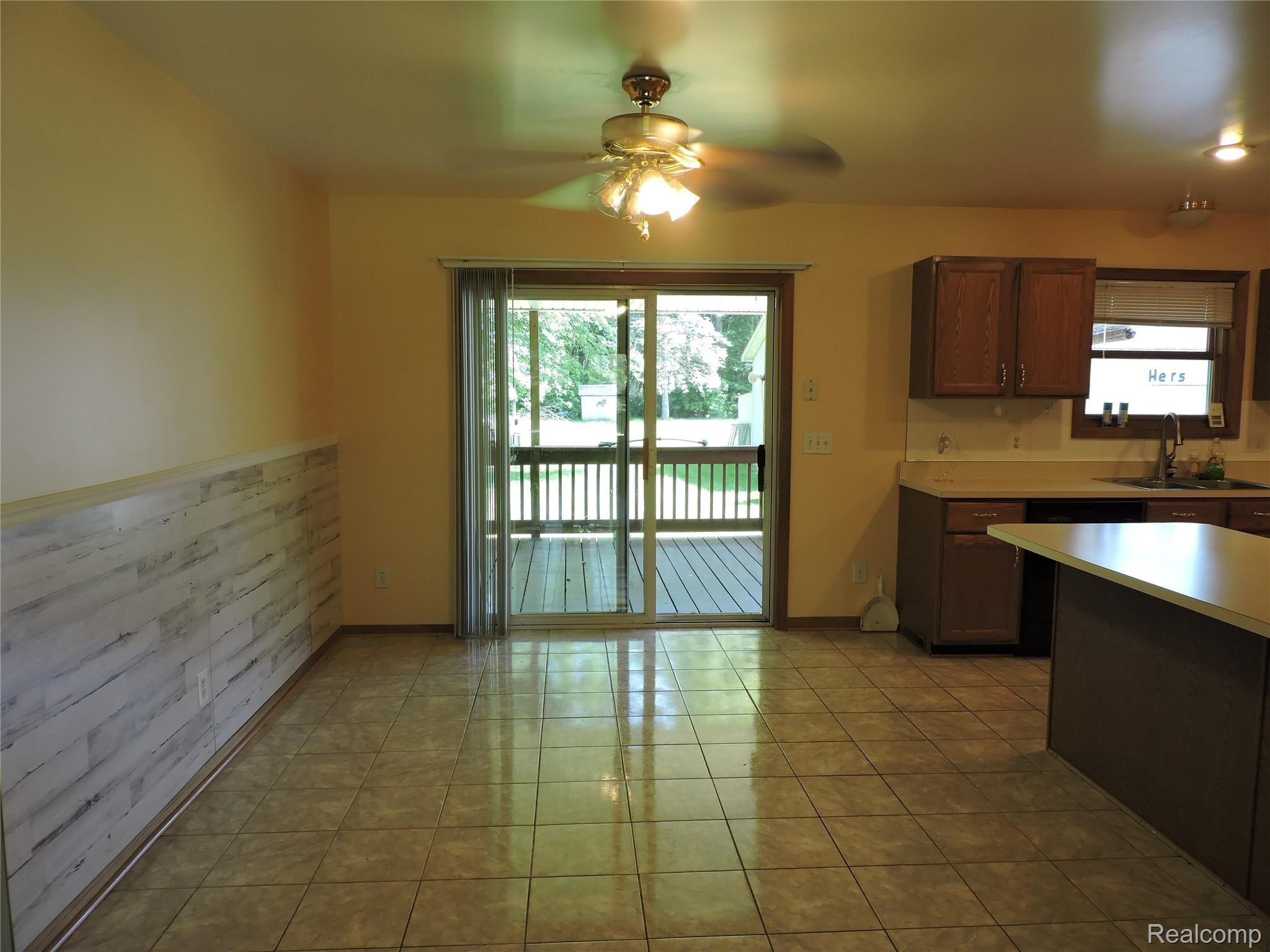 28906 King Road Romulus, MI 48174 - Photo 7 of 17 t 007.JPG
