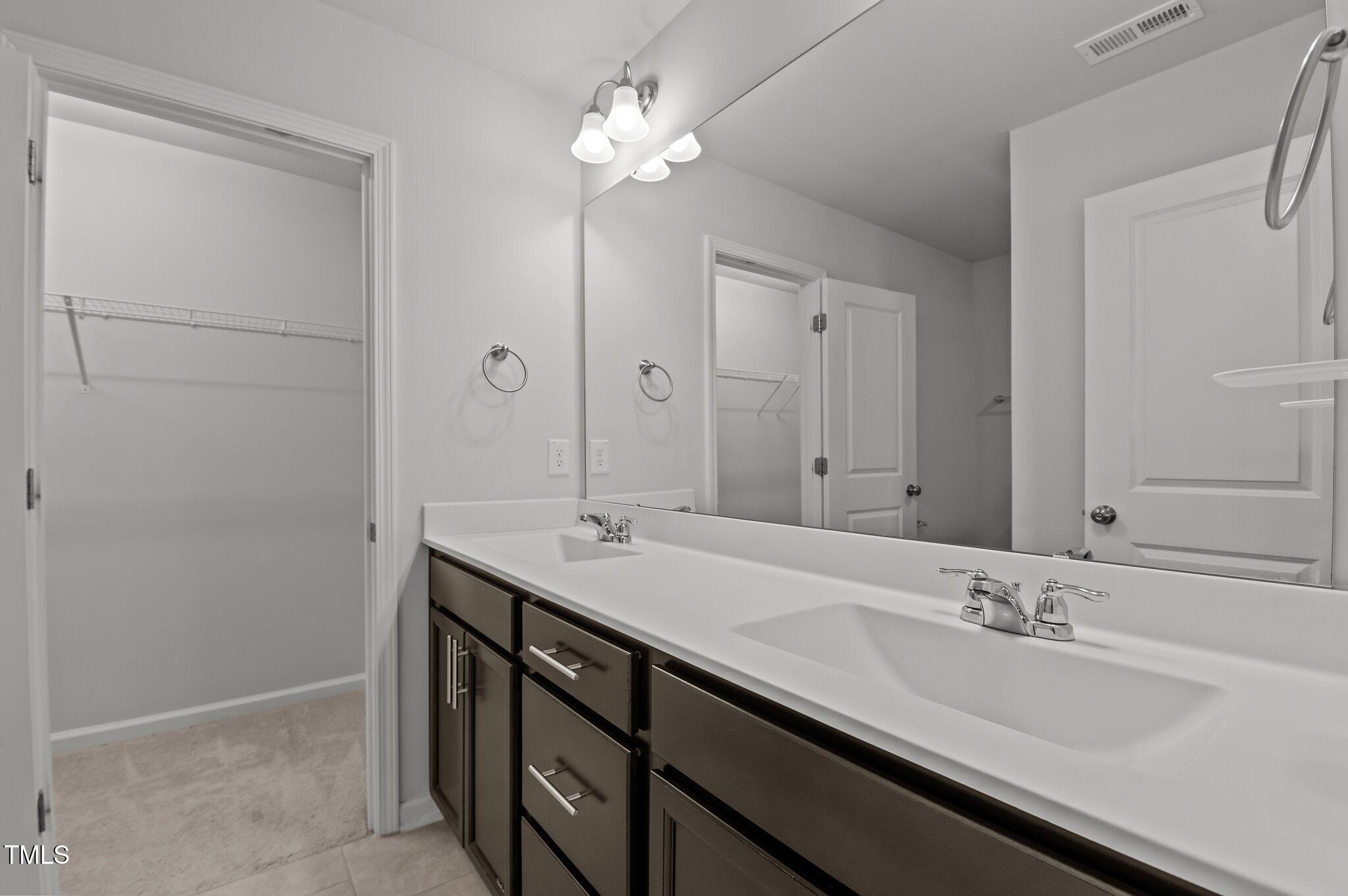 6351 Perry Creek Road Raleigh, NC 27616 - Photo 19 of 32 40-web-or-mls-DSC_7499