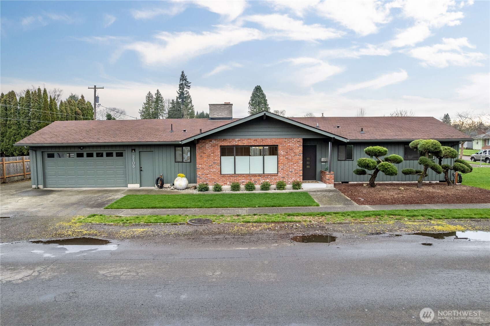 2106 28th Avenue Longview, WA 98632 - Photo 2 of 26