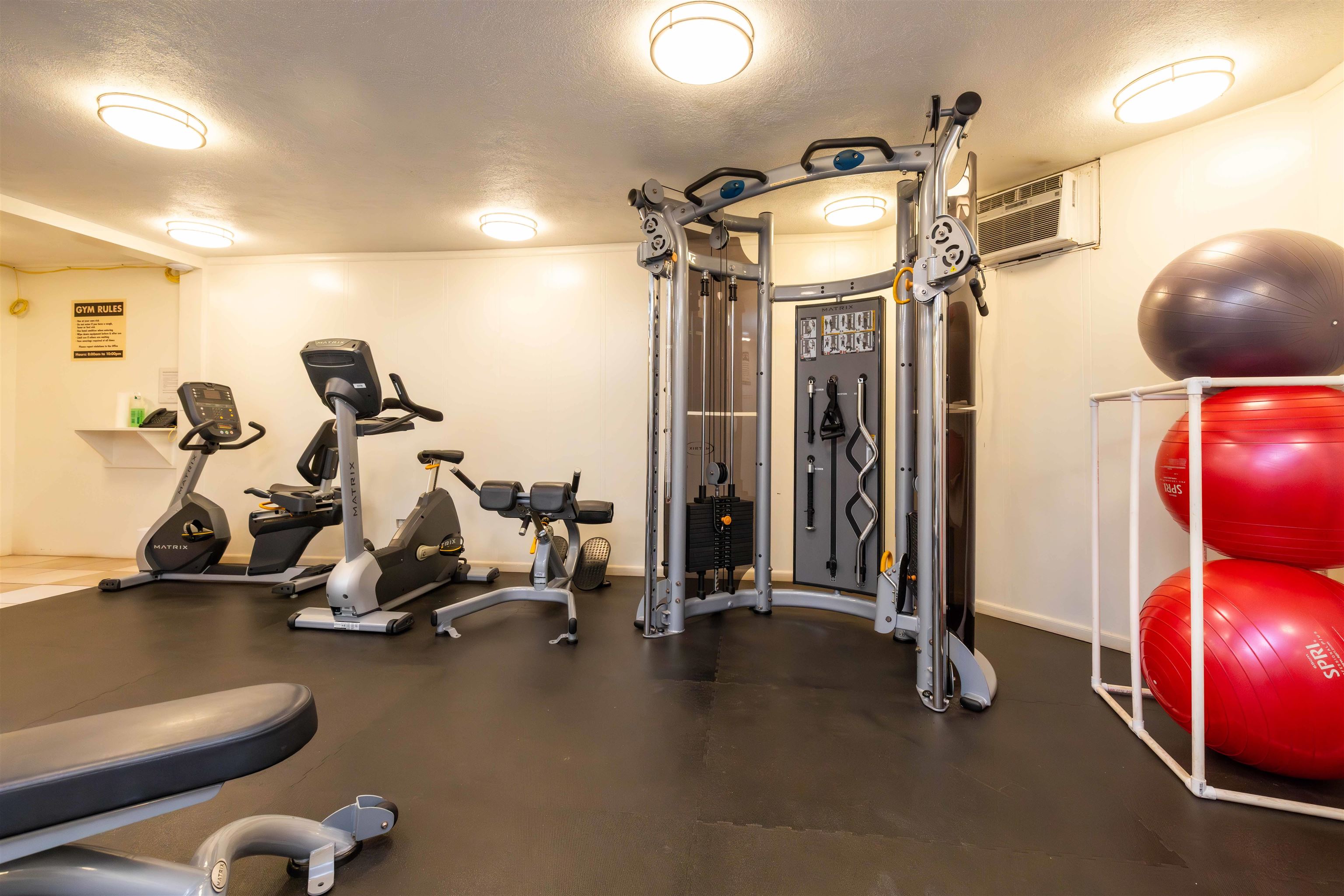 1032 South Kihei Road, Unit B420 Kihei, HI 96753 - Photo 37 of 47 a view of a room with gym equipment