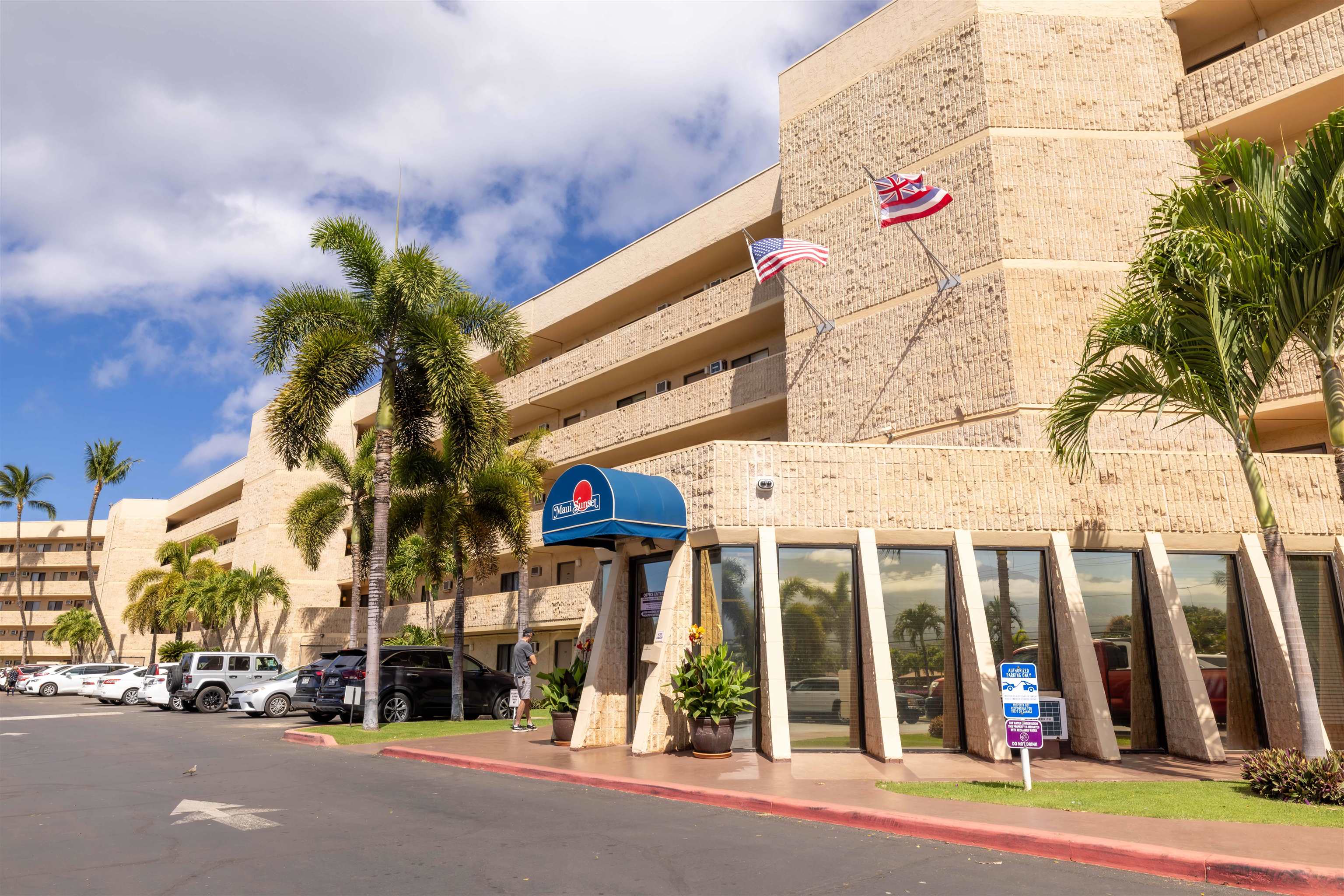 1032 South Kihei Road, Unit B420 Kihei, HI 96753 - Photo 43 of 47 a view of a street with stores