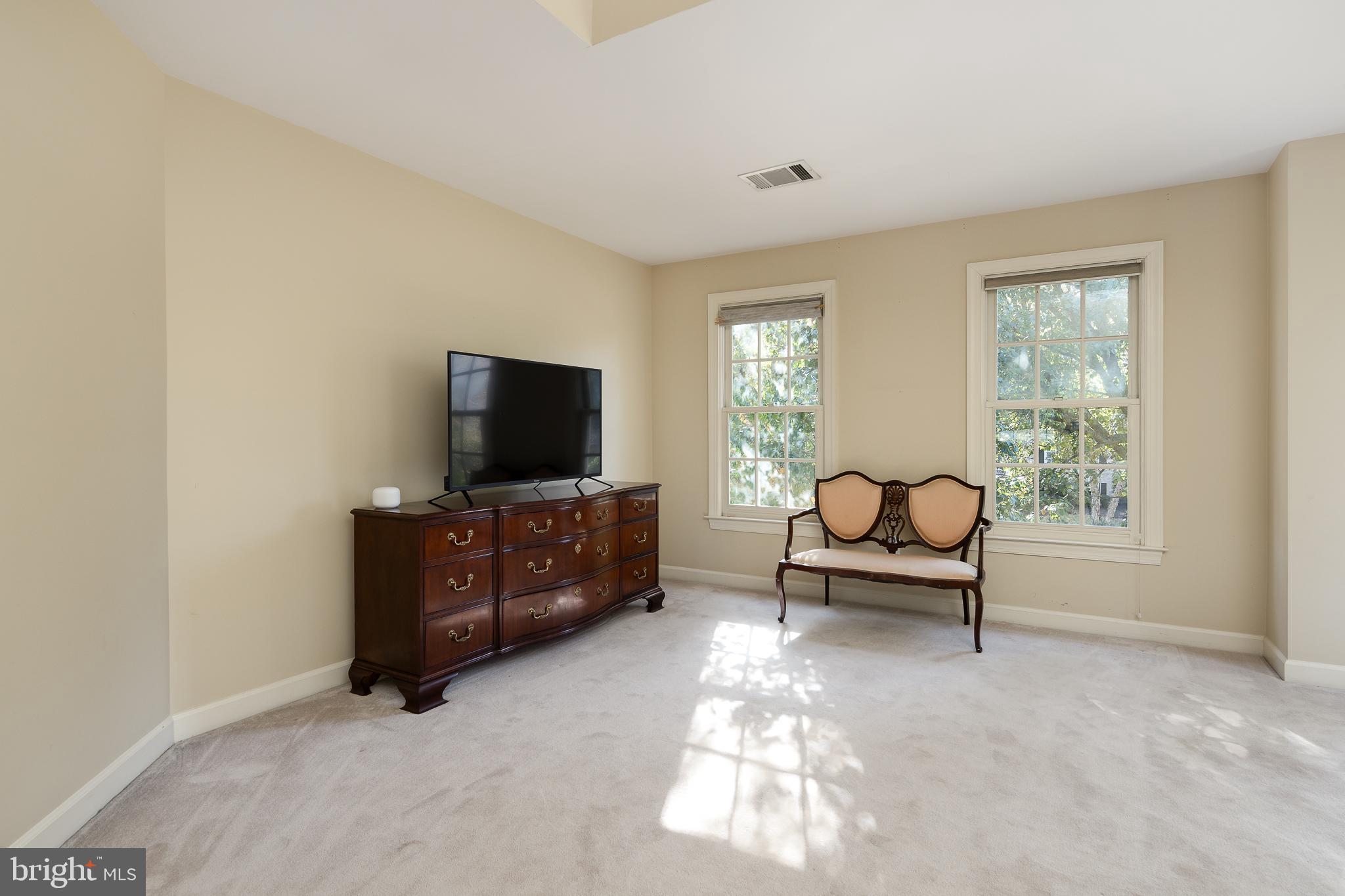 12012 Creekbend Drive Reston, VA 20194 - Photo 28 of 49