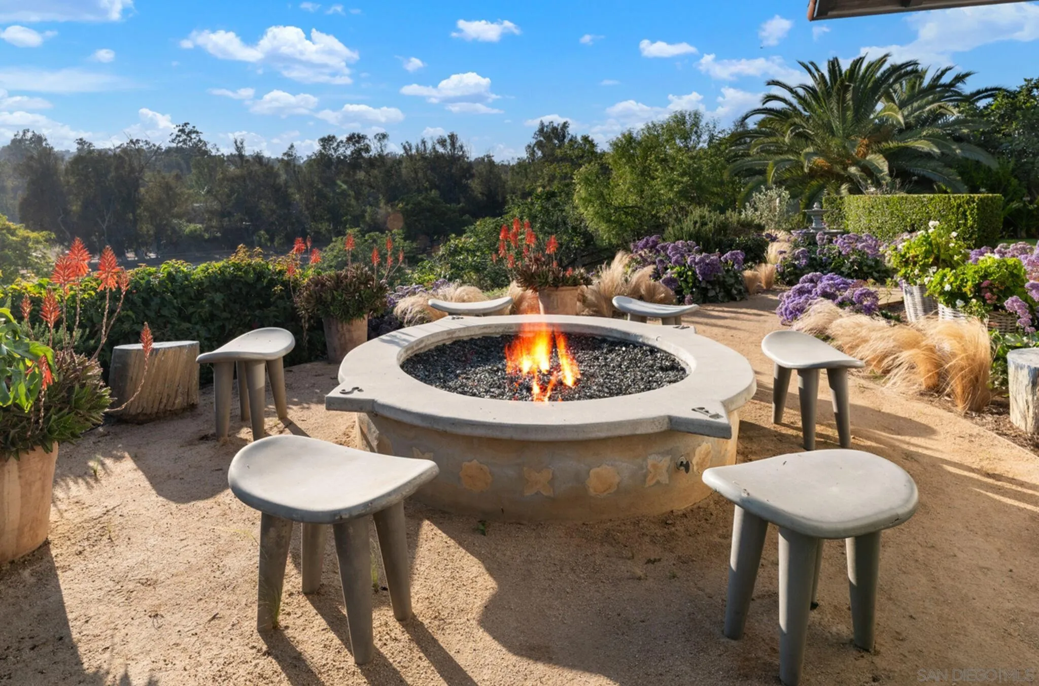 16304 Via De Santa Fe Rancho Santa Fe, CA 92091 - Photo 13 of 35