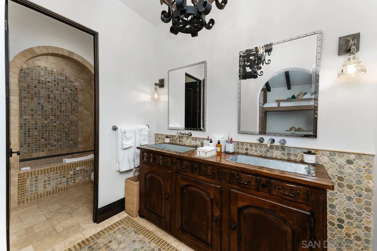 16304 Via De Santa Fe Rancho Santa Fe, CA 92091 - Photo 25 of 35