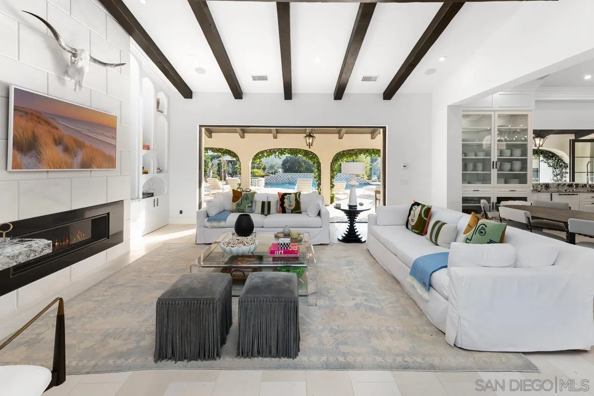 16304 Via De Santa Fe Rancho Santa Fe, CA 92091 - Photo 6 of 35