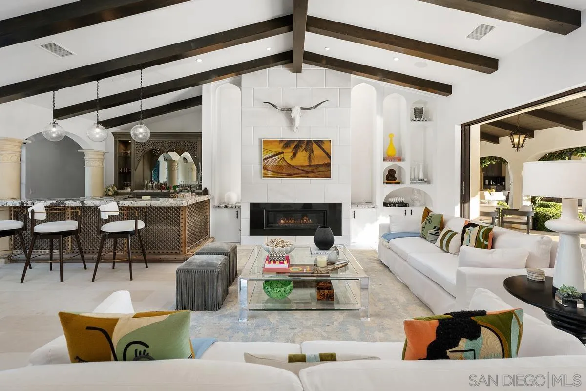 16304 Via De Santa Fe Rancho Santa Fe, CA 92091 - Photo 7 of 35
