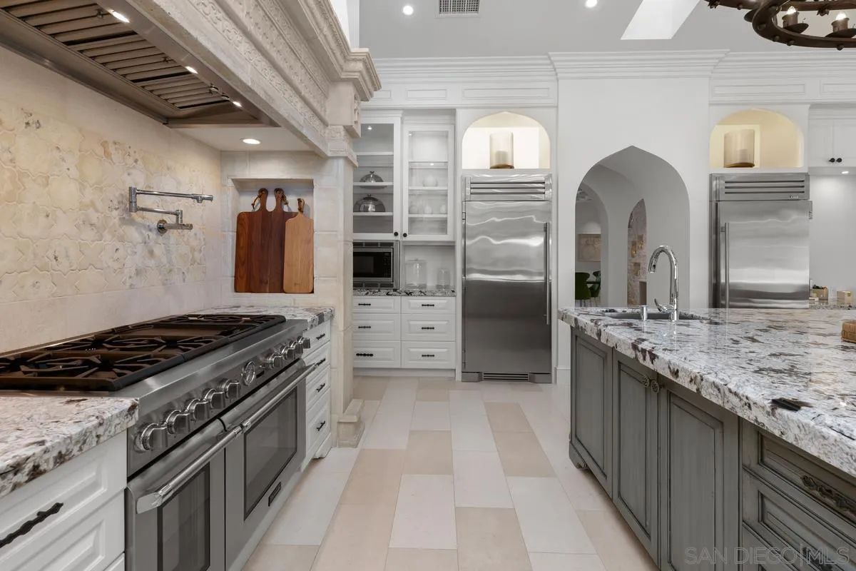 16304 Via De Santa Fe Rancho Santa Fe, CA 92091 - Photo 9 of 35