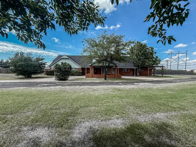 $449,000 | 1690 Highway 70, Plainview, TX 79072