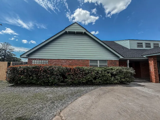 $449,000 | 1690 Highway 70, Plainview, TX 79072