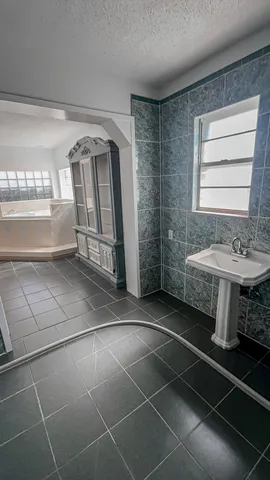 $449,000 | 1690 Highway 70, Plainview, TX 79072