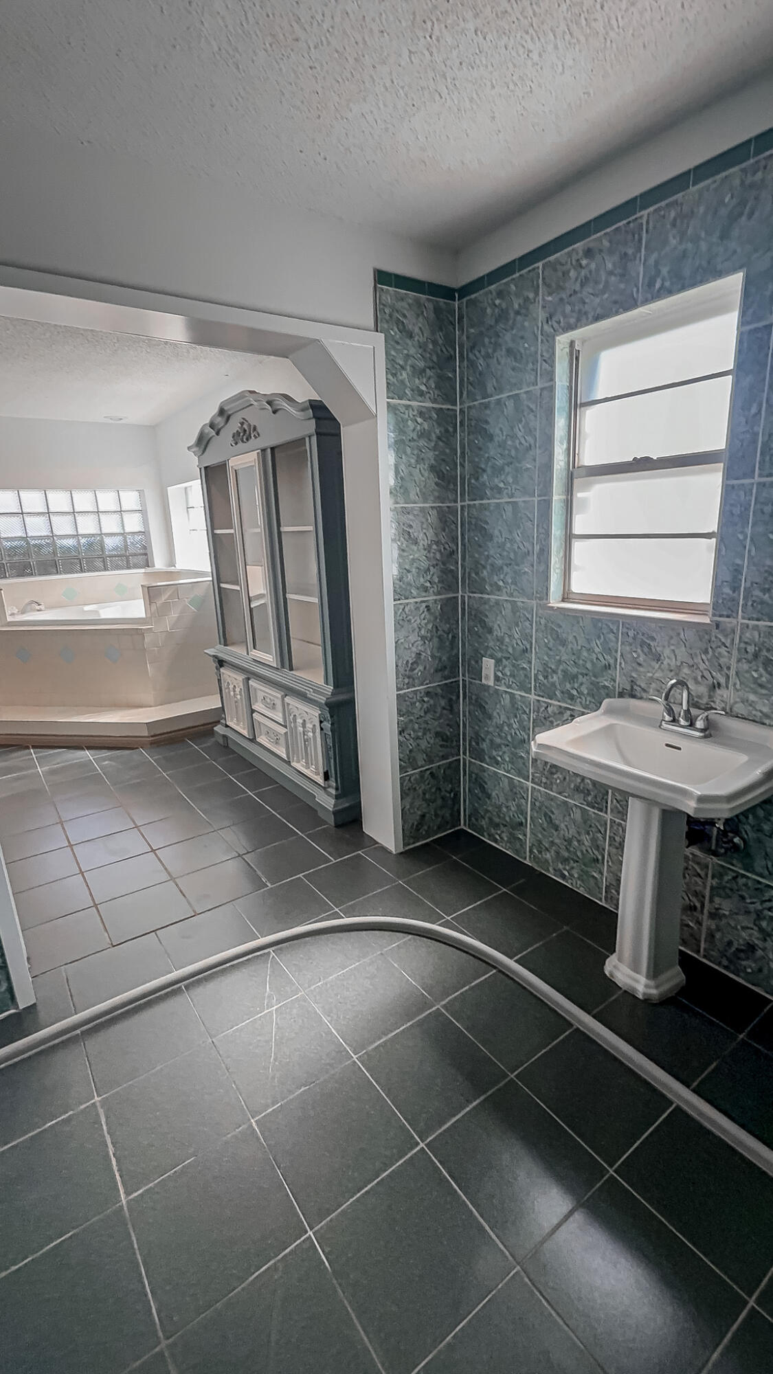 1690 Highway 70 Plainview, TX 79072 - Photo 32 of 77 IMG_9063