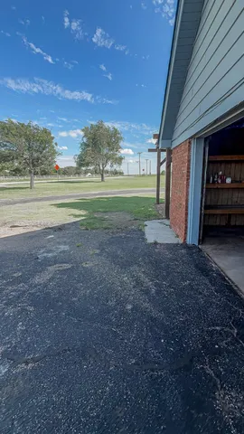 $449,000 | 1690 Highway 70, Plainview, TX 79072