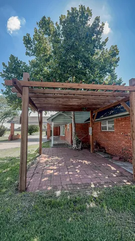 $449,000 | 1690 Highway 70, Plainview, TX 79072