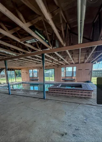 $449,000 | 1690 Highway 70, Plainview, TX 79072