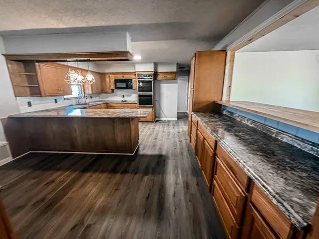 $449,000 | 1690 Highway 70, Plainview, TX 79072