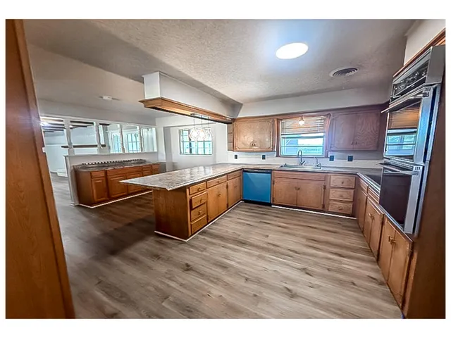 $449,000 | 1690 Highway 70, Plainview, TX 79072