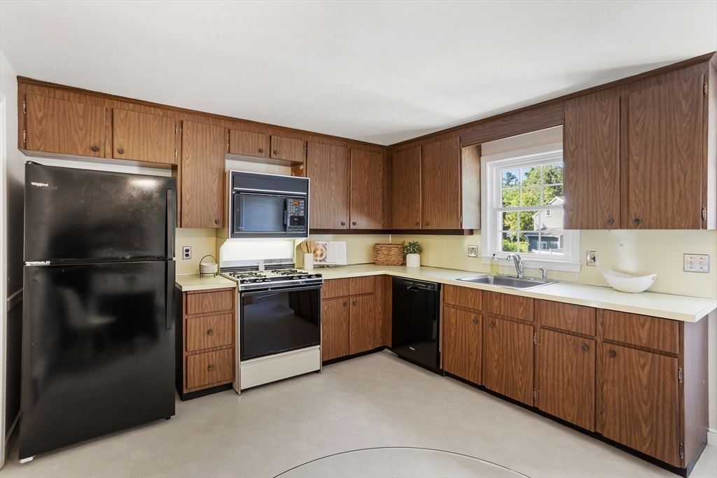 34 Newtown Road Acton, MA 01720 - Photo 10 of 41 Gallery Image 10