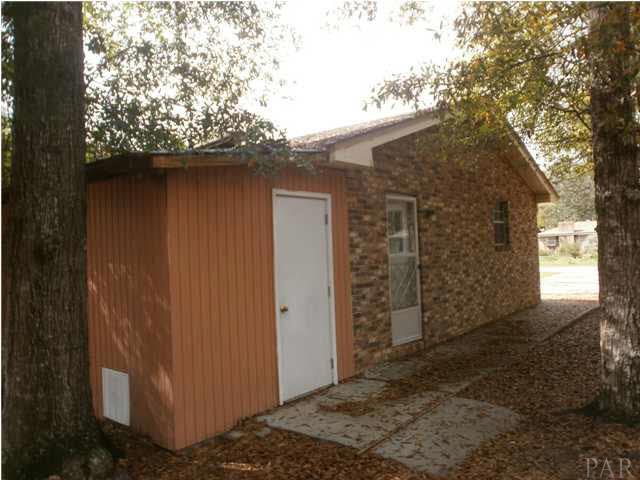 6469 Oakcrest Road Milton, FL 32570 - Photo 3 of 18 Gallery Image 3