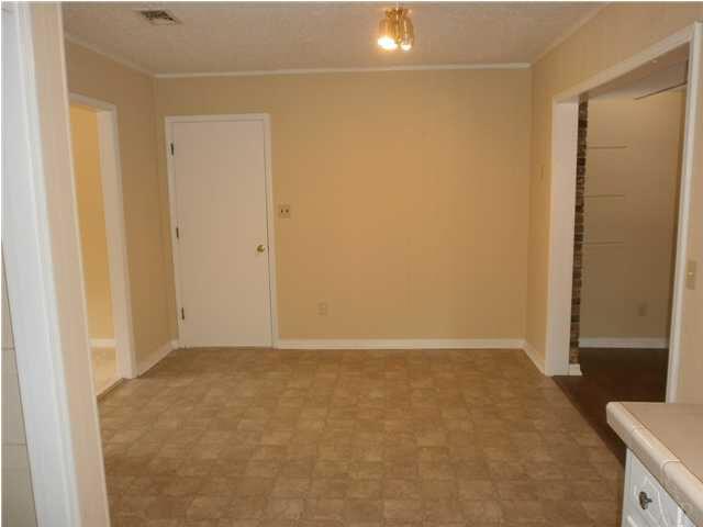 6469 Oakcrest Road Milton, FL 32570 - Photo 9 of 18 Gallery Image 9