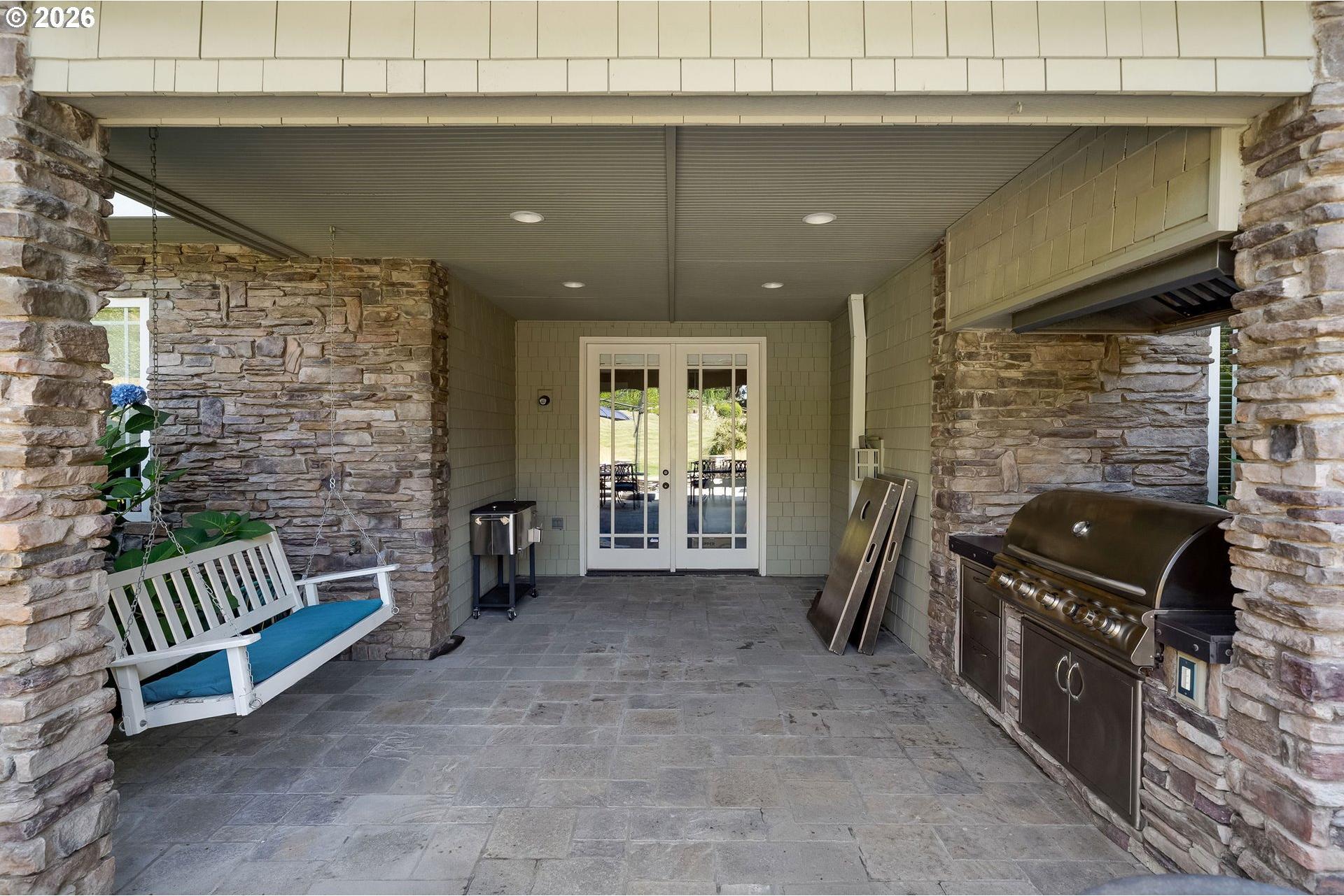 710 Rosemont Road West Linn, OR 97068 - Photo 11 of 37 Covered Patio