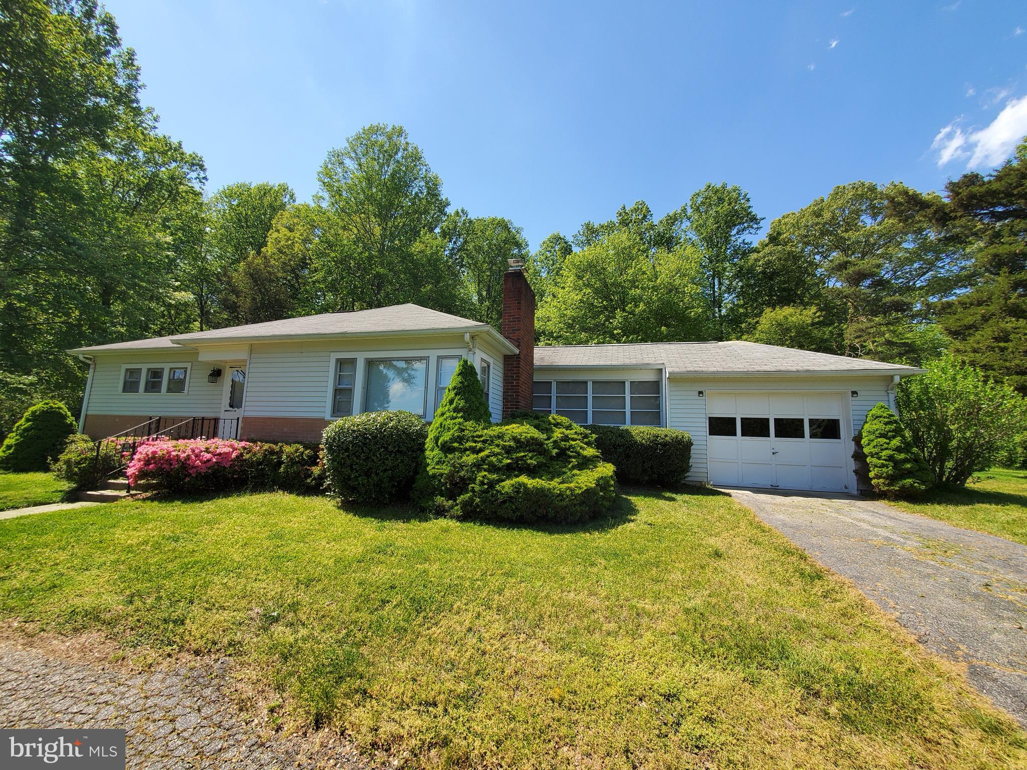 7032 Token Valley Road Manassas, VA 20112 - Photo 2 of 14