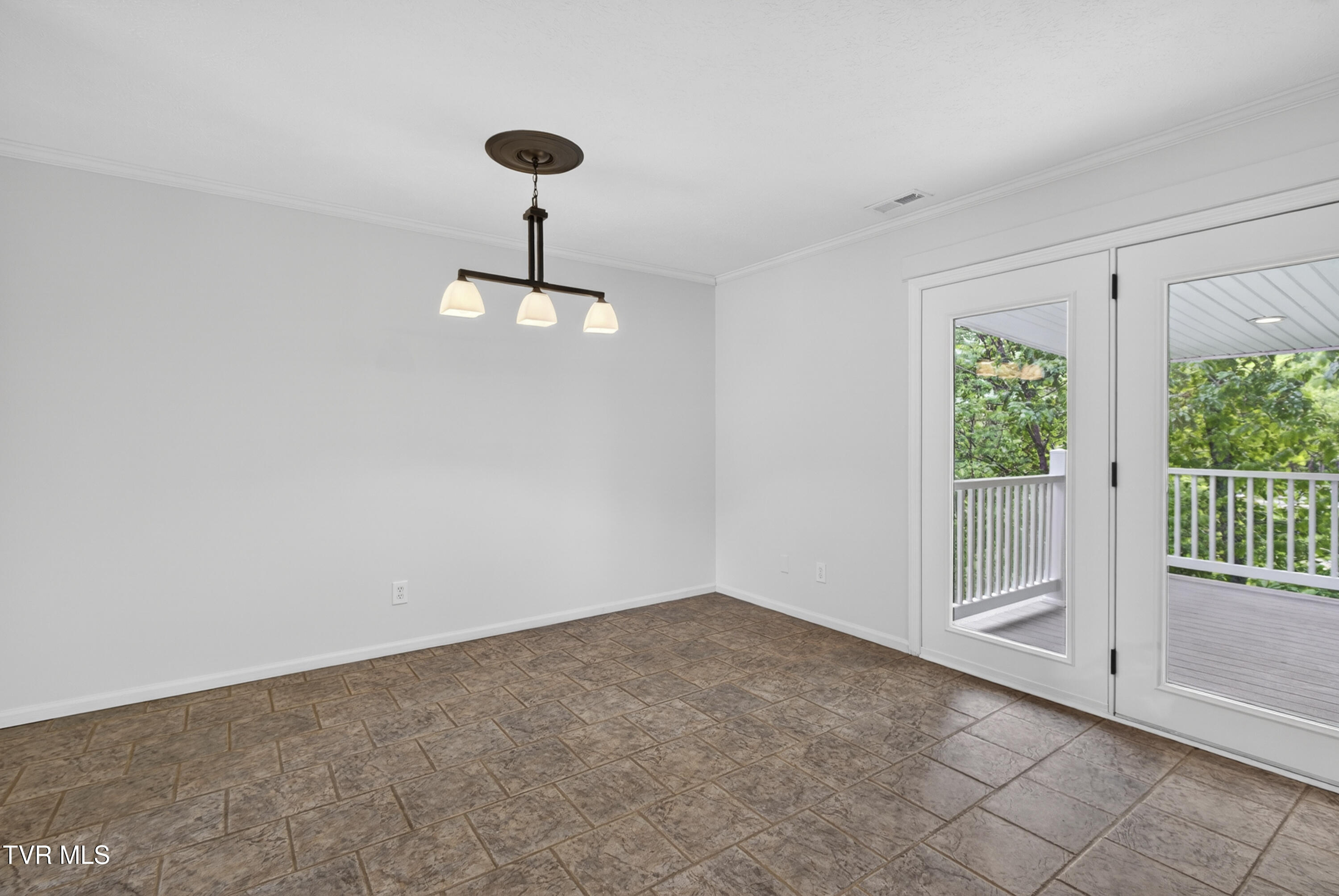 142 Backer Lane Damascus, VA 24236 - Photo 16 of 67 142-Backer-Ln-Damascus-VA Cynthia-Routon