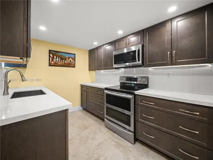 $459,000 | 11282 Southwest 9th Court, Pembroke Pines, FL 33025