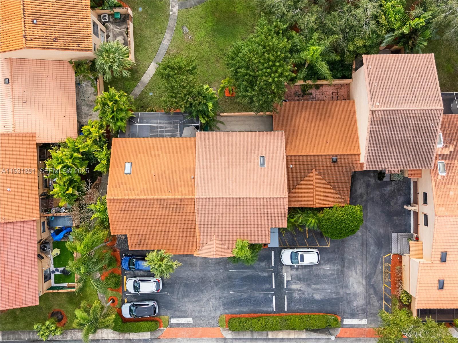 11282 Southwest 9th Court Pembroke Pines, FL 33025 - Photo 4 of 28