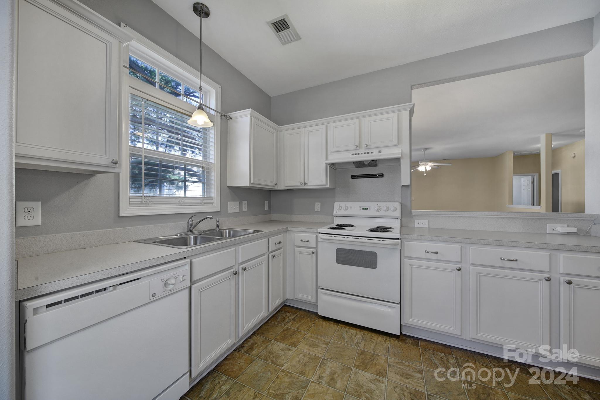 3040 Priory Ridge Drive Fort Mill, SC 29707 - Photo 4 of 27 Gallery Image 4
