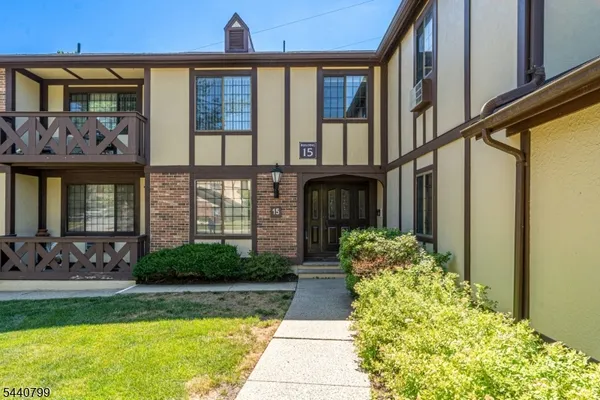 $549,000 | 15 Kensington Road, Unit G, Chatham, NJ 07928
