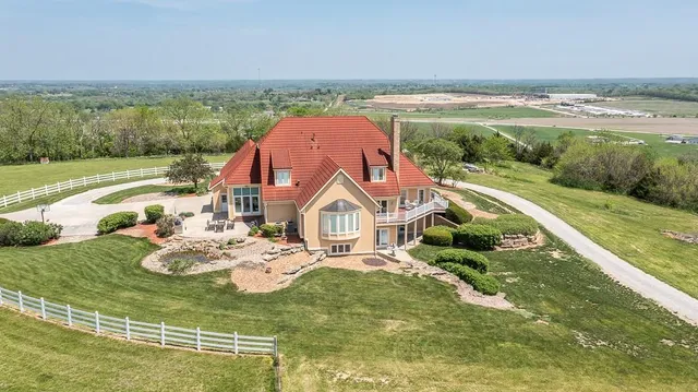 $2,375,000 | 17029 Chieftain Road, Tonganoxie, KS 66086