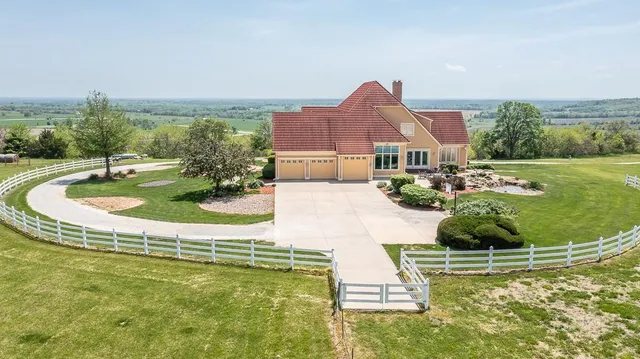 $2,375,000 | 17029 Chieftain Road, Tonganoxie, KS 66086