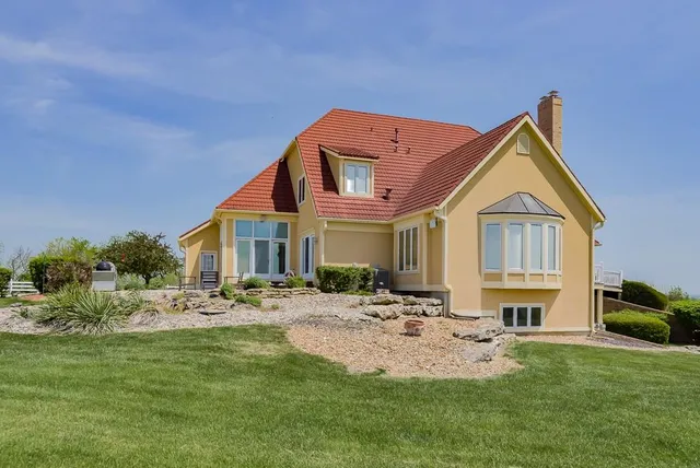 $2,375,000 | 17029 Chieftain Road, Tonganoxie, KS 66086